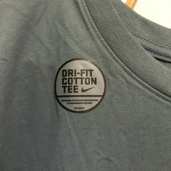 Nike Men's XL Teal Graphic Dri-Fit T-Shirt - Picture 4 of 5